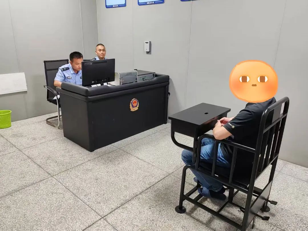 上一秒信誓旦旦承诺，下一秒就被抓