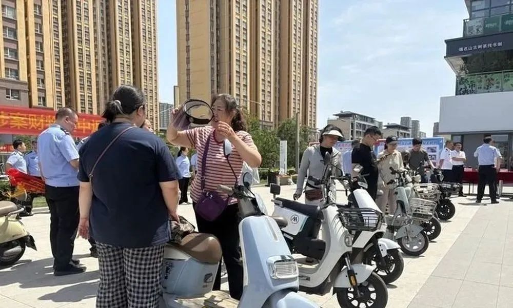 济南一公交站点电动车频繁被盗!警方:2人落网,9辆涉案车被跨省追回 济南一公交站点电动车频繁被盗!警方:2人落网,9辆涉案车被跨省追回