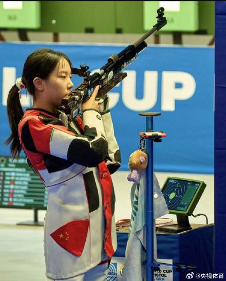 18岁王子菲射击世界杯三连冠 18岁王子菲射击世界杯三连冠