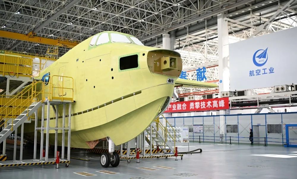 我国完全自主研制的大型水陆两栖飞机AG600“鲲龙”，迈入批量生产！