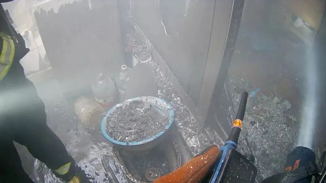 老人命丧火场,只因一个致命举动……消防提醒 老人命丧火场,只因一个致命举动……消防提醒