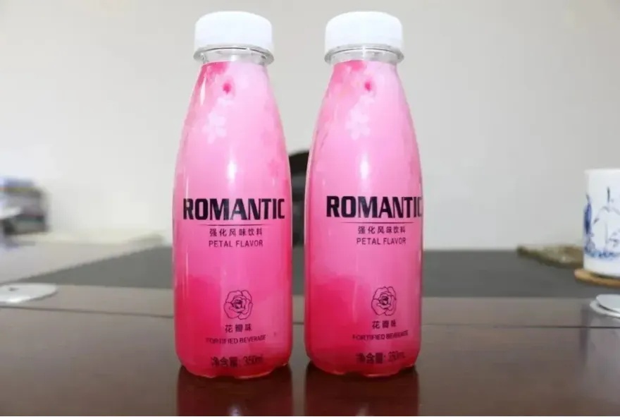 大汗淋漓时想喝冰饮料?先看看“毒饮料”如何伪装成你的 “救命水” 大汗淋漓时想喝冰饮料?先看看“毒饮料”如何伪装成你的 “救命水”