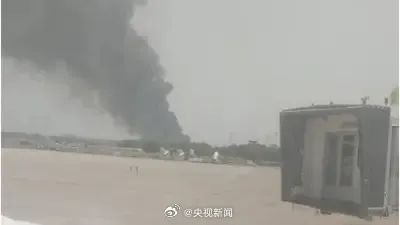 载上百人飞机在印度坠毁，现场浓烟滚滚
