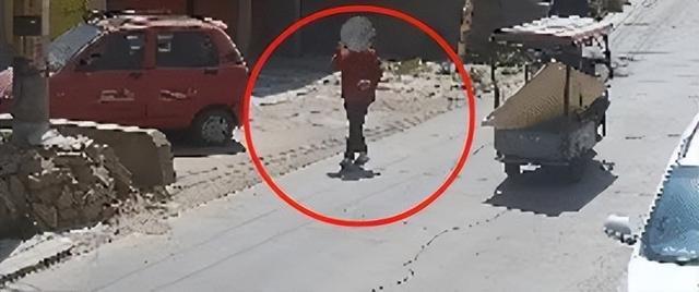 “孙子”被抓，爷爷奶奶却拍手称赞？