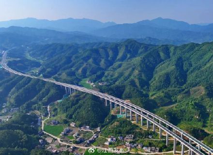 正式进入收尾阶段!遂大高速一特大桥建成 正式进入收尾阶段!遂大高速一特大桥建成