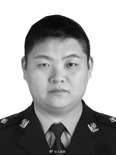 35岁民警出差办案突发疾病牺牲