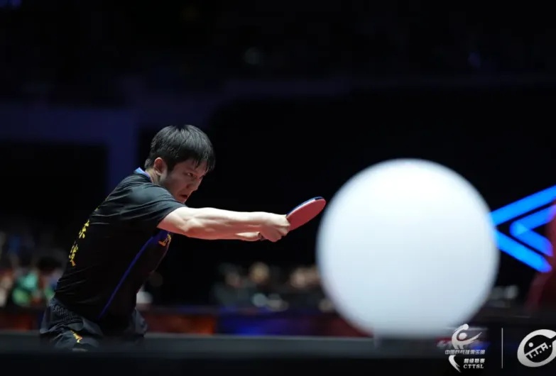 山东魏桥3比1战胜上海地产，2025乒超联赛第一阶段，樊振东七战七胜收官
