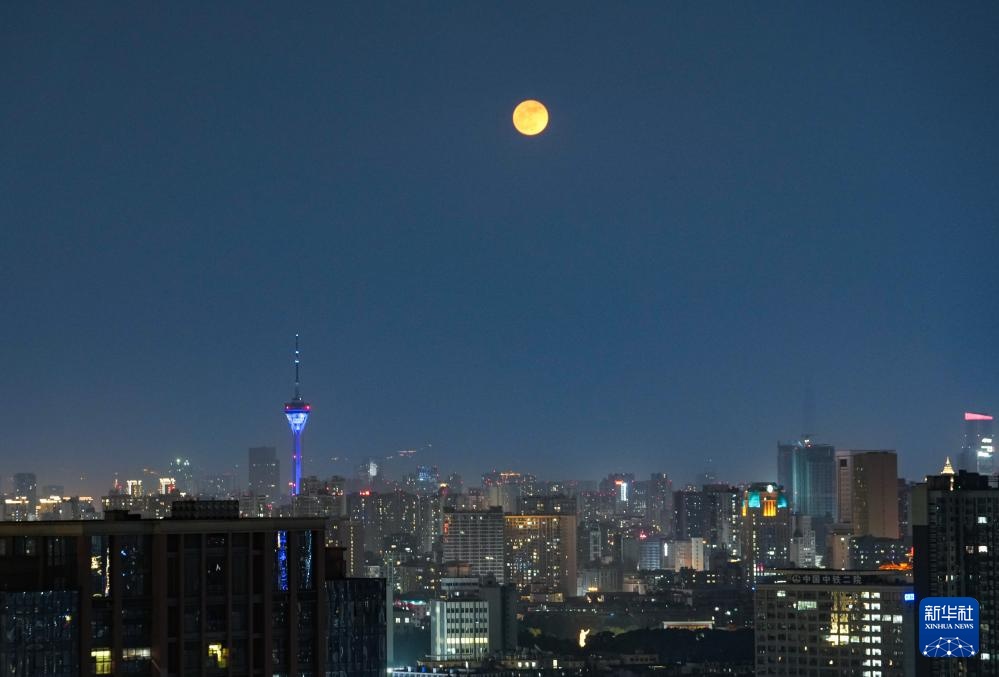 星空相册｜看！这是今年“离你最近”的满月