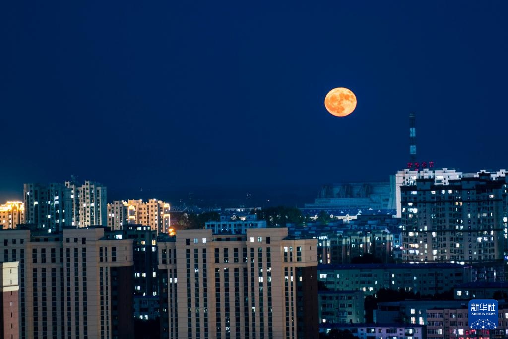 星空相册｜看！这是今年“离你最近”的满月
