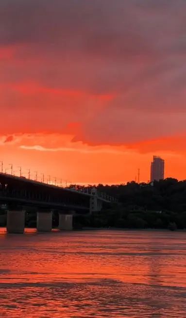 武汉今天傍晚会现世纪大烧晚霞?气象局回应 武汉今天傍晚会现世纪大烧晚霞?气象局回应