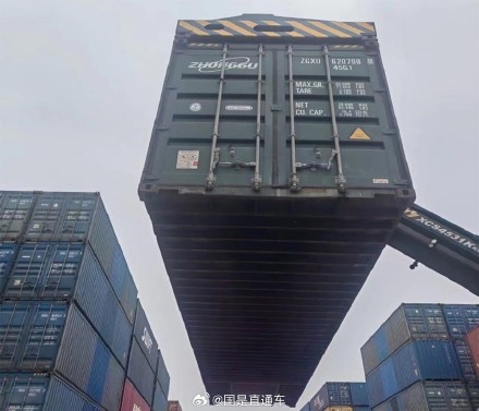 中亚首条“中国轨”!中国物流助力哈萨克斯坦阿斯塔纳轻轨建设 中亚首条“中国轨”!中国物流助力哈萨克斯坦阿斯塔纳轻轨建设