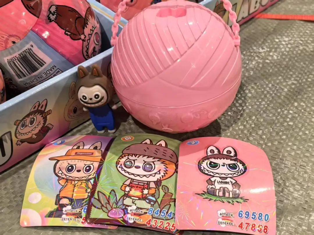 上万个高仿LABUBU，被海关扣留！
