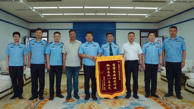 50余台空调离奇“消失”？警方智擒“蒙面大盗”！