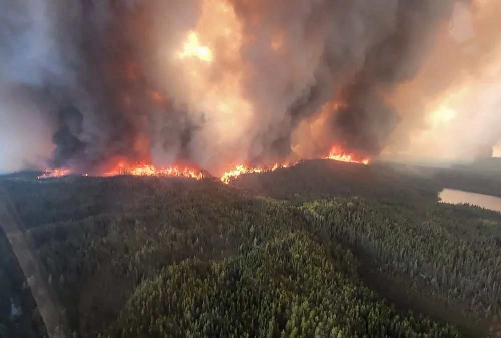 野火逼近温哥华 野火逼近温哥华