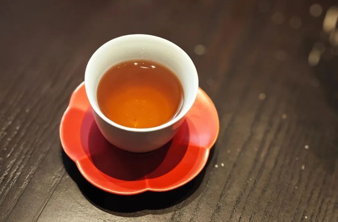 长期喝茶的人有什么不一样？每天喝够3杯茶的人，大脑变了！