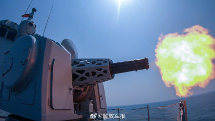 劈波斩浪！舰艇编队海上训练