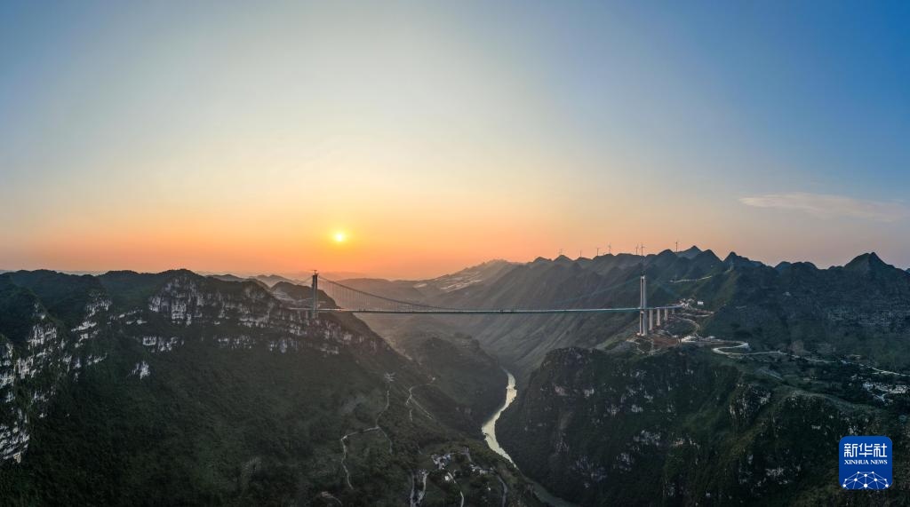 600米高空，为第一高桥建空中游廊