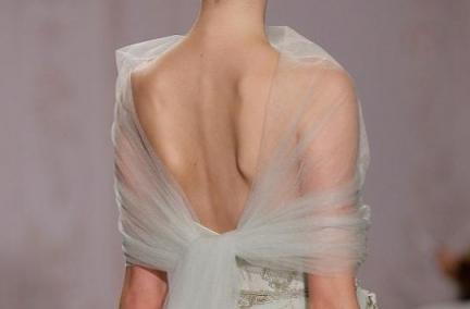 天鹅颈不是体态美!自然的颈椎本就有些弯 天鹅颈不是体态美!自然的颈椎本就有些弯