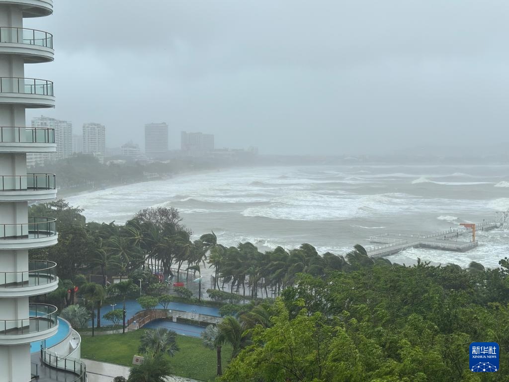 台风“蝴蝶”给海南带来强风雨