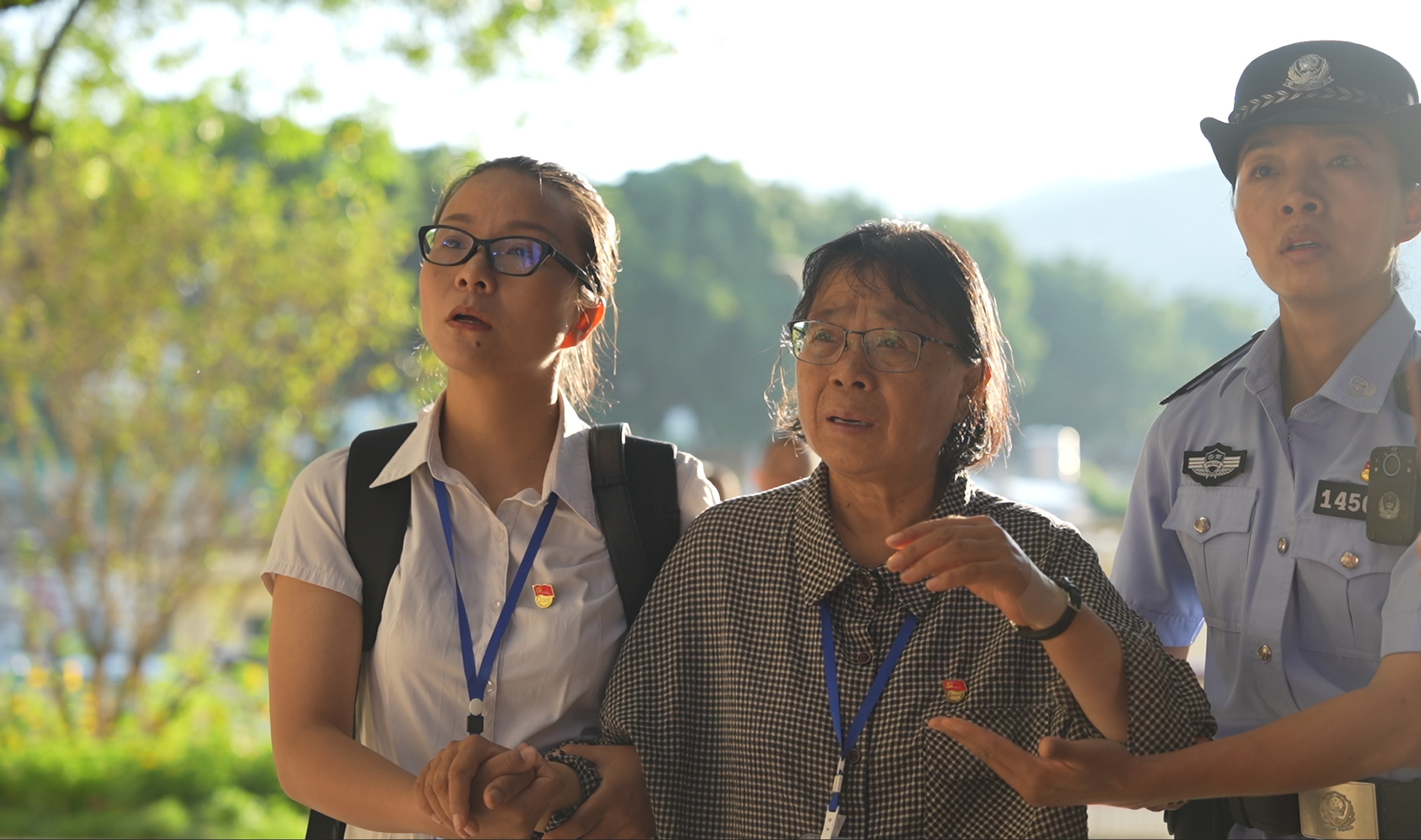 “活着,就送吧” 张桂梅连续送考15年 “活着,就送吧” 张桂梅连续送考15年