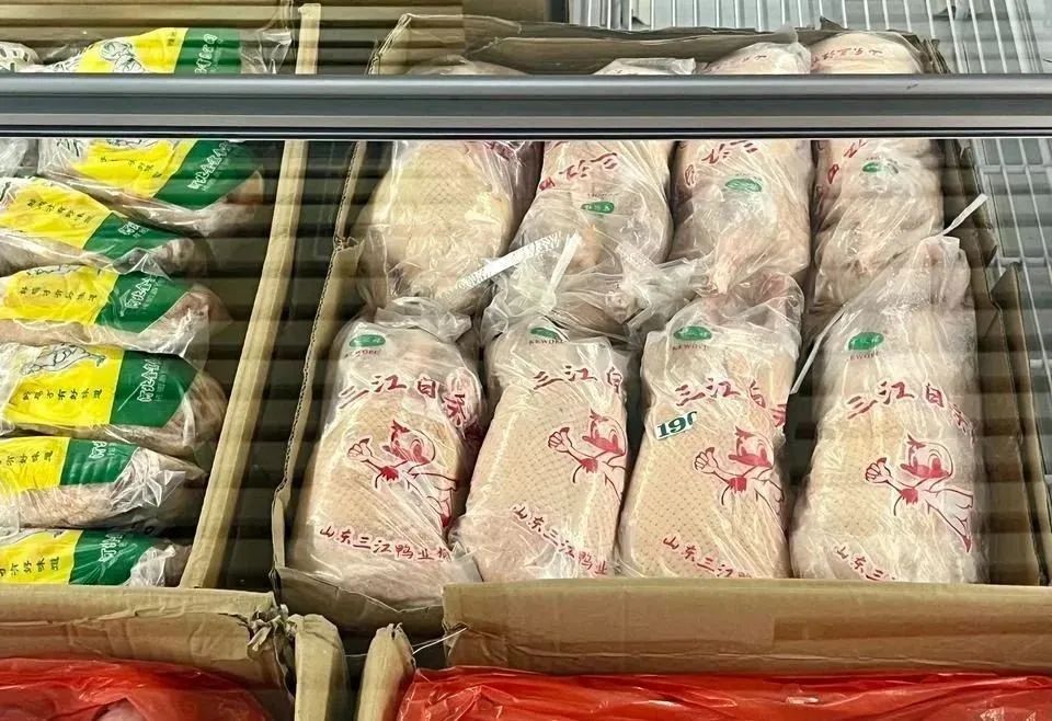 为什么一只活鸭上百元，一只烤鸭只要25元？