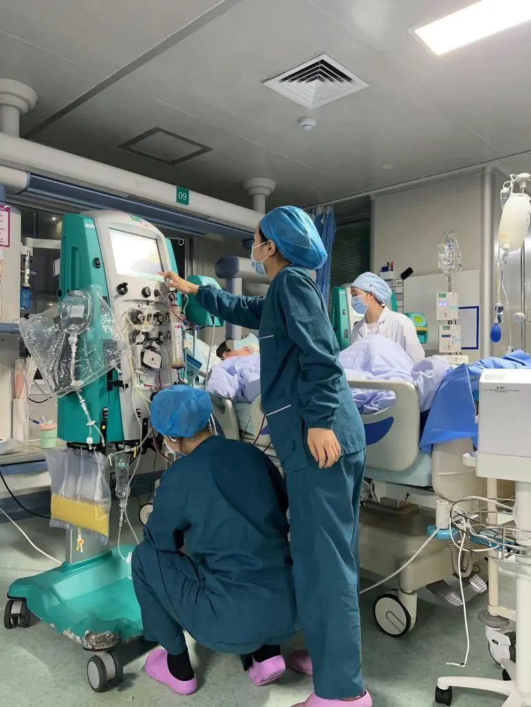 女子体内抽出2000毫升“牛奶血”,她这个习惯很多人都有! 女子体内抽出2000毫升“牛奶血”,她这个习惯很多人都有!