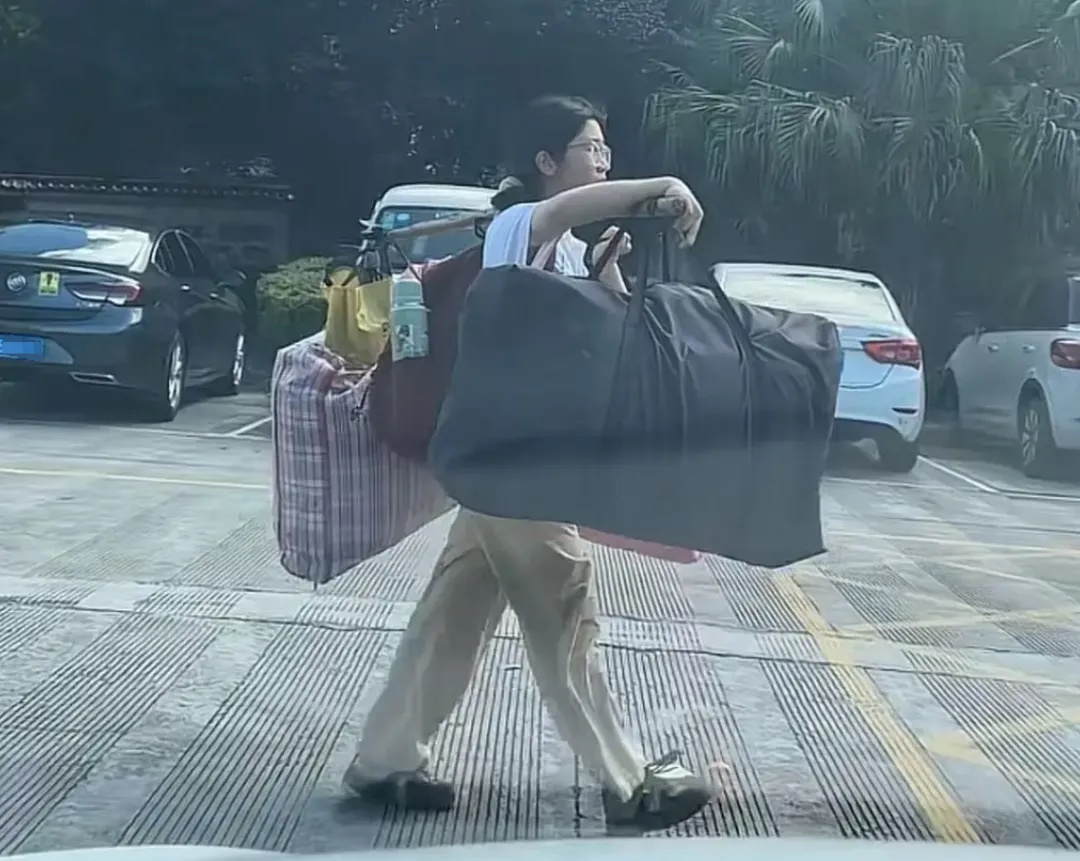 辟谣！@扁担女孩刘燕，不是本人！