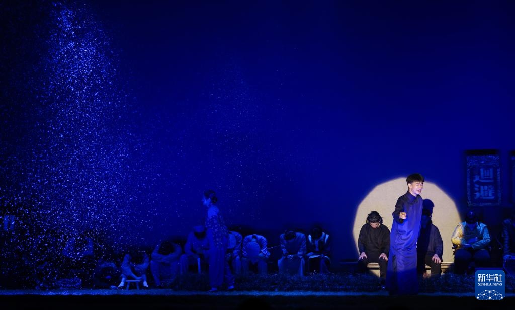 把经典阅读搬上舞台——北京中学生演绎话剧《呐喊》 把经典阅读搬上舞台——北京中学生演绎话剧《呐喊》