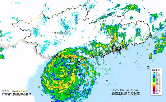 “蝴蝶”中午前后还将登陆！台风+暴雨+强对流三预警齐发