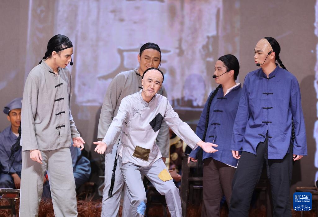 把经典阅读搬上舞台——北京中学生演绎话剧《呐喊》 把经典阅读搬上舞台——北京中学生演绎话剧《呐喊》