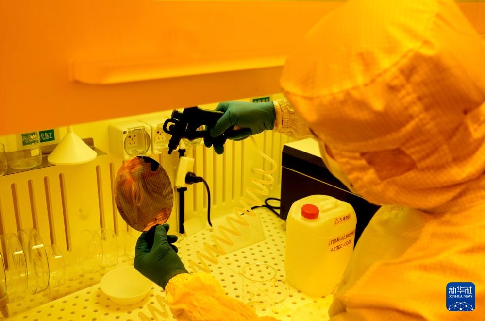 我国侵入式脑机接口进入临床试验阶段 我国侵入式脑机接口进入临床试验阶段