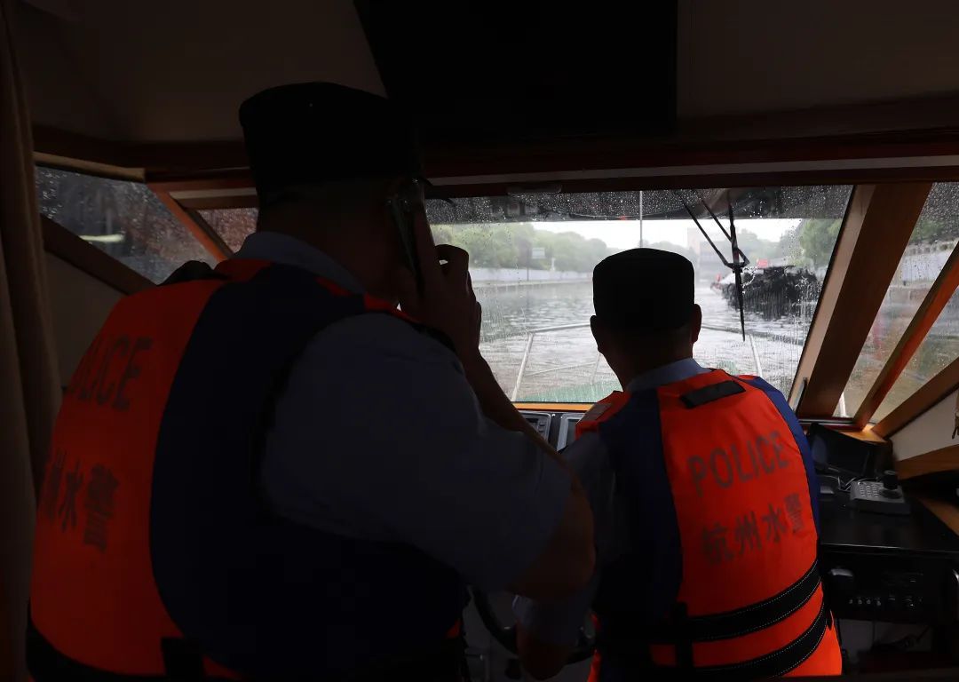 突然被杭州警方截停!船老大蒙了,原来是...... 突然被杭州警方截停!船老大蒙了,原来是......