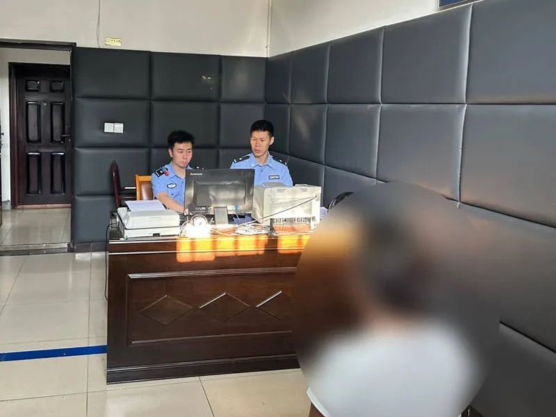 乐山出现人贩子用迷药迷小孩?警方:谣言 乐山出现人贩子用迷药迷小孩?警方:谣言