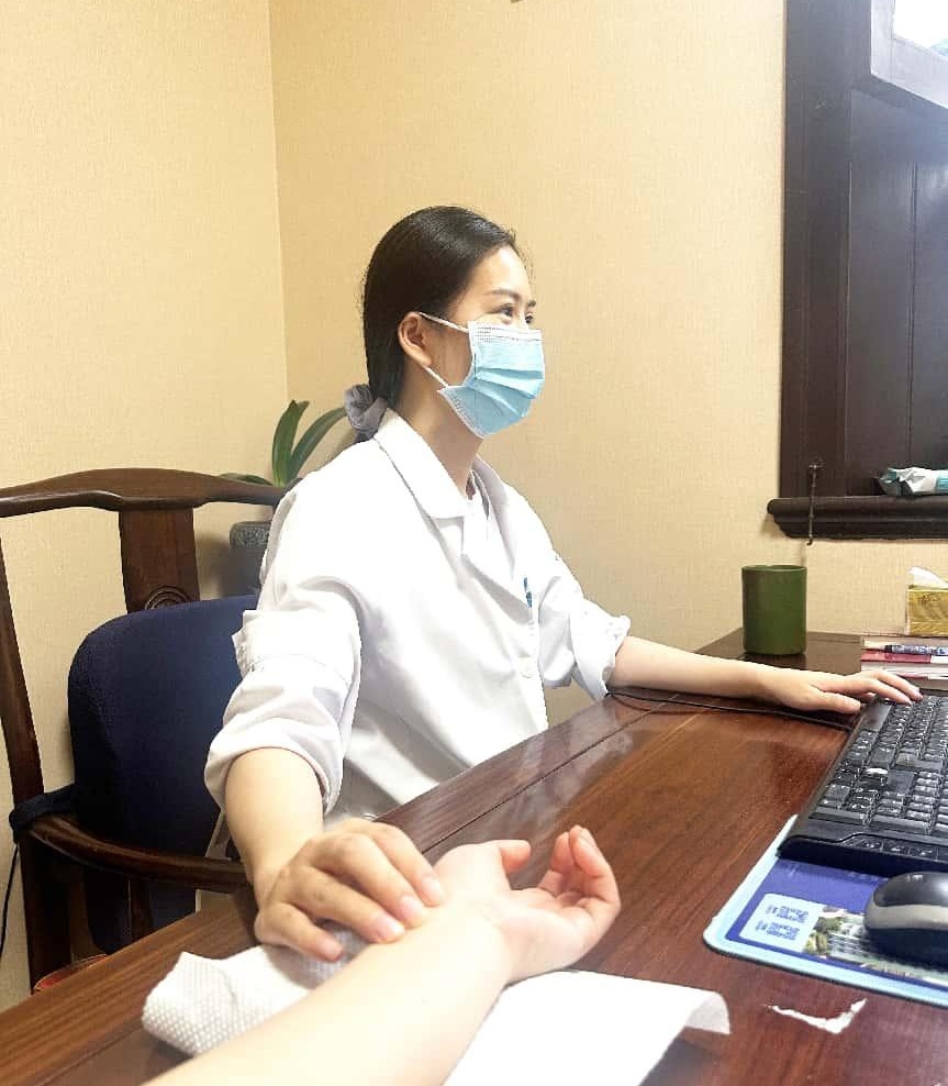 杭州26岁IT女熬夜后每天一杯冰美式，竟然得了妇科病