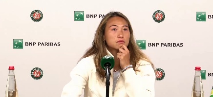 首进草地赛四强！郑钦文回应观众嘘声：我心态会比原来好很多