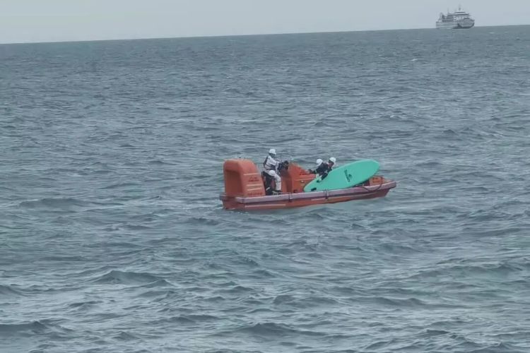 台风天，10岁男孩竟独自在海上漂流5小时！官方回应：已获救