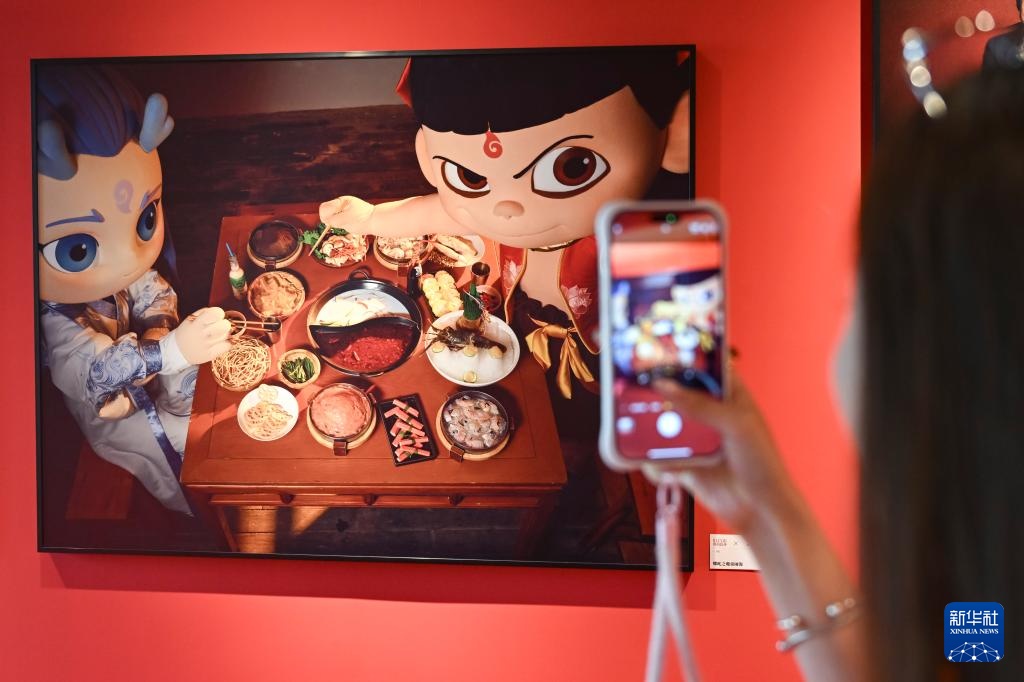 纪念中国电影诞生120周年艺术展在沪举办 纪念中国电影诞生120周年艺术展在沪举办