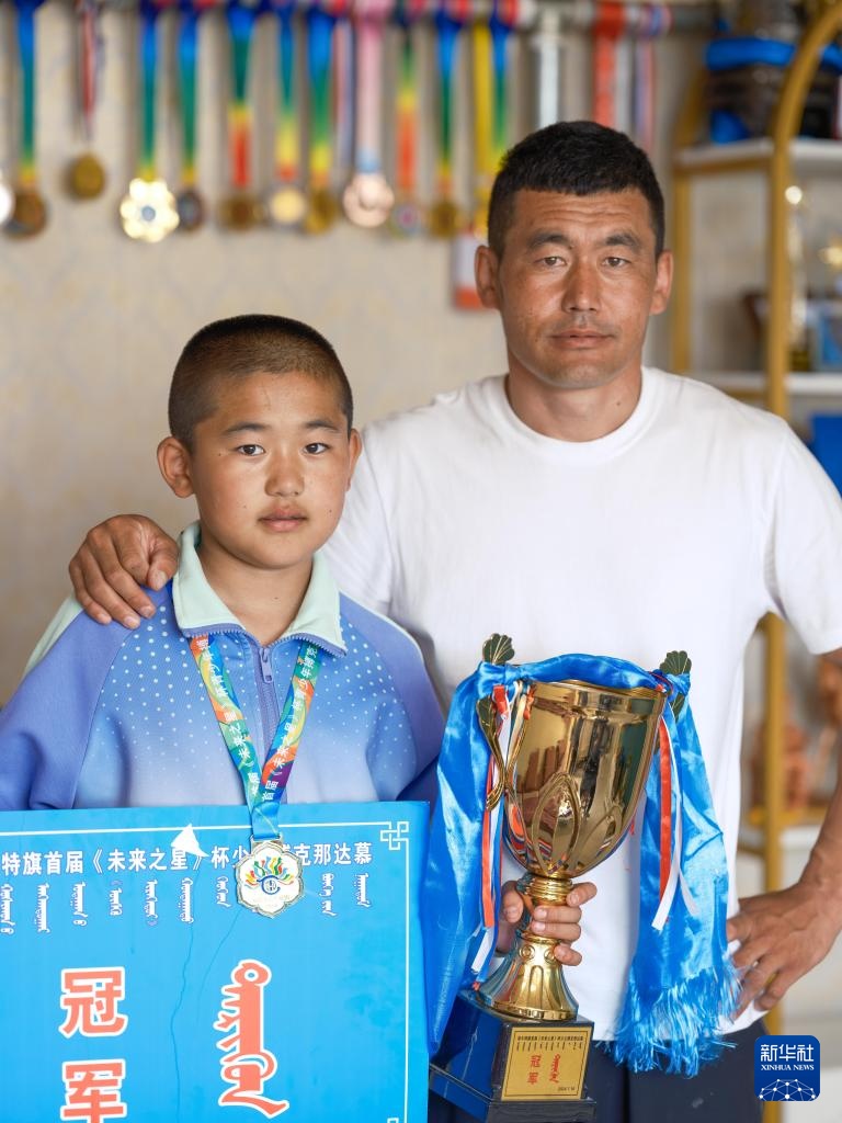 图片故事丨一起搏克吧!爸爸 图片故事丨一起搏克吧!爸爸