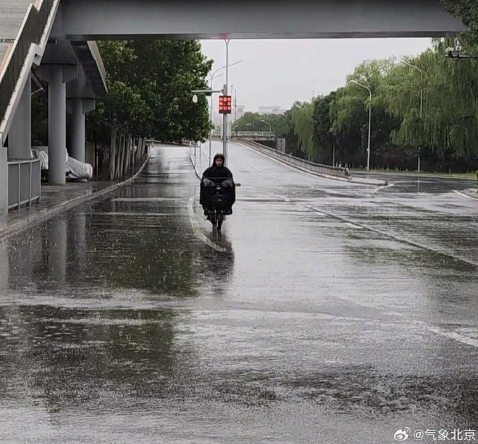 雨还在下，还有7级阵风！北京多区发布大风蓝色预警，具体地区——