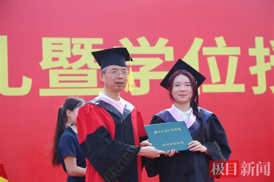 青春要趁早！湖北一高校连续16年清晨7点半举行毕业典礼