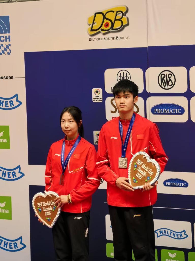 夺一金破一项世界纪录 中国队领衔收官射击世界杯慕尼黑站 夺一金破一项世界纪录 中国队领衔收官射击世界杯慕尼黑站