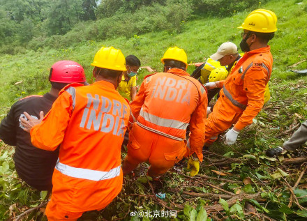 印度一直升机坠毁致多人死亡