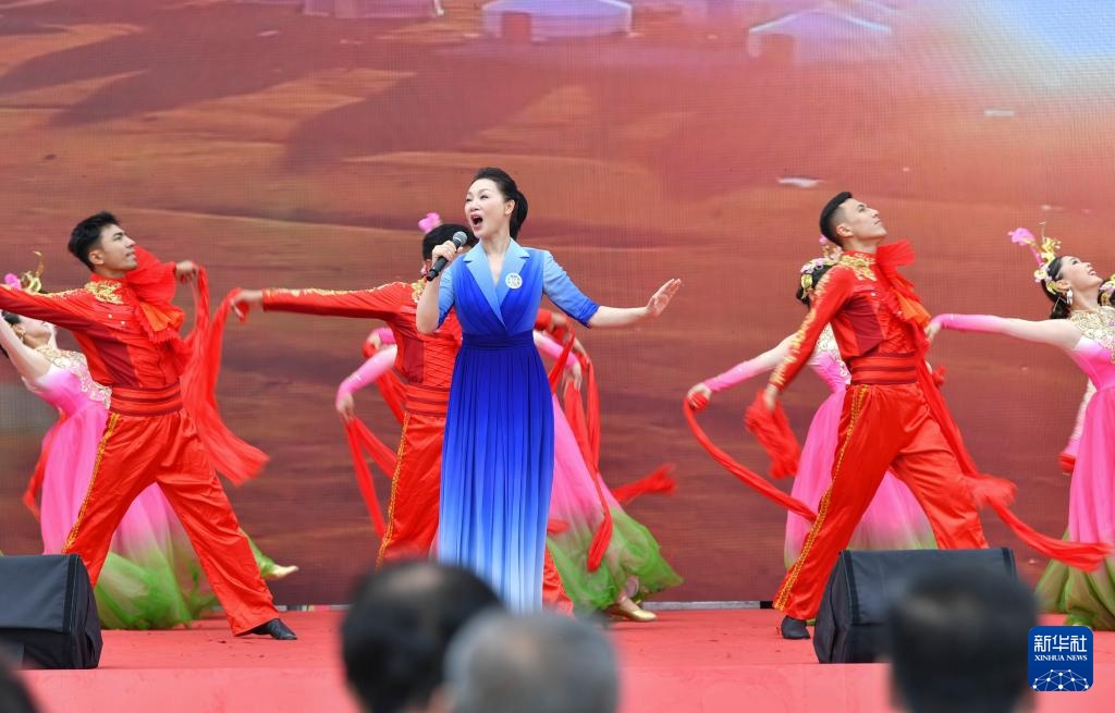 文艺演出到边陲