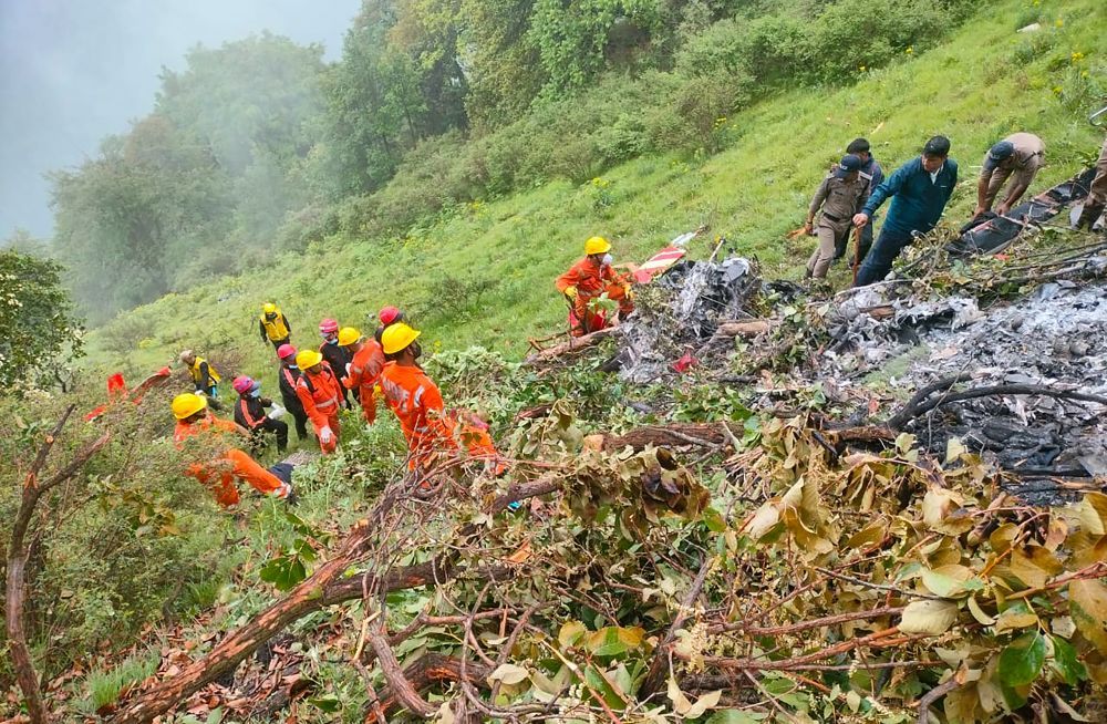 印度一直升机坠毁 致多人死亡 印度一直升机坠毁 致多人死亡