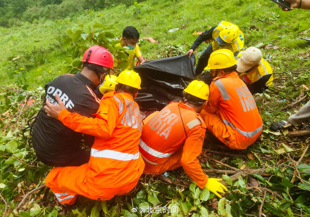 印度一直升机坠毁致多人死亡