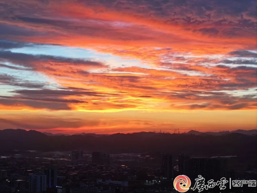 朋友圈刷屏！南宁上空现浪漫“火烧云”双彩虹！