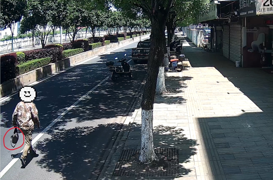 3万元“不翼而飞” 监控还原真相 3万元“不翼而飞” 监控还原真相