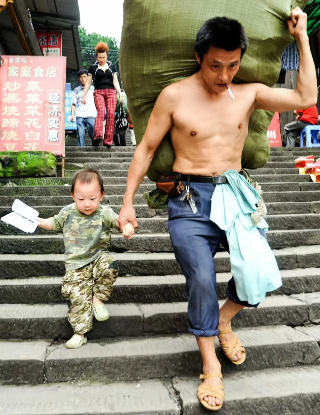 十五年,“棒棒”儿子长大了!父子俩有了新合影 十五年,“棒棒”儿子长大了!父子俩有了新合影