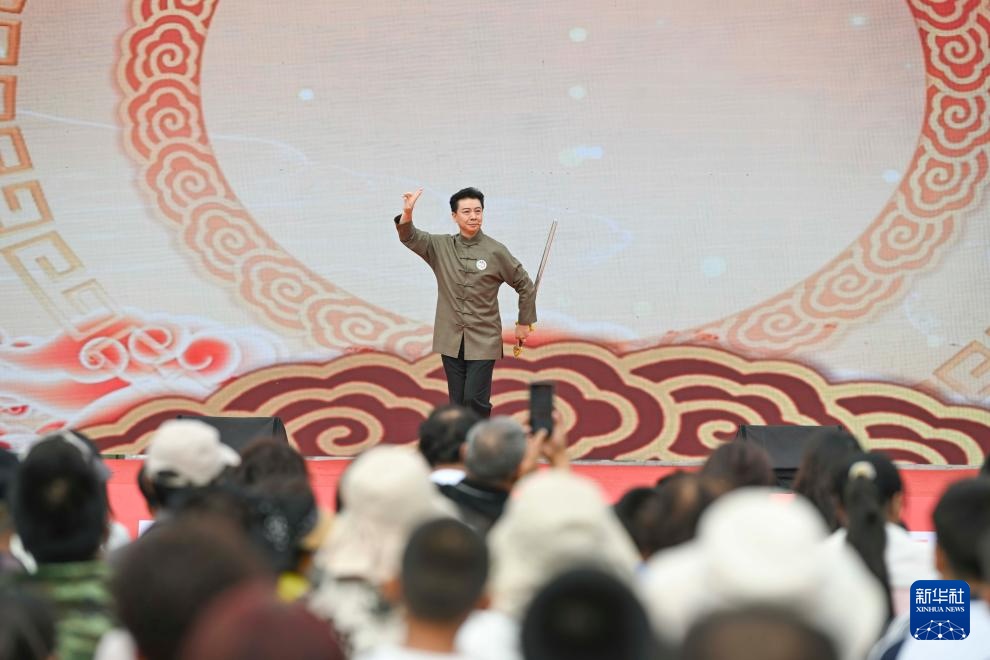 文艺演出到边陲