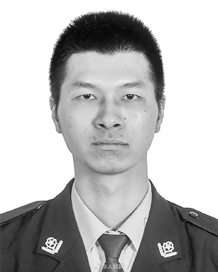 痛心!95后辅警为保护群众因公殉职 痛心!95后辅警为保护群众因公殉职